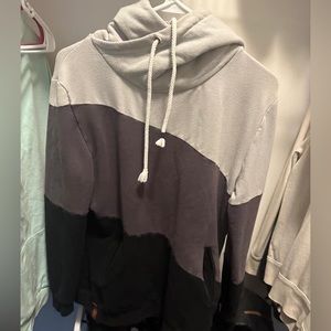 Ampersand XL hoodie lightly used
